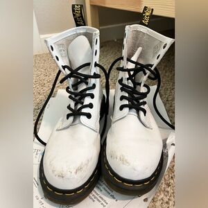 Dr. Marten’s White Leather Lace-Up Combat Boots Size 7